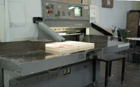 Industrial cutting machine used in printing and packaging production line