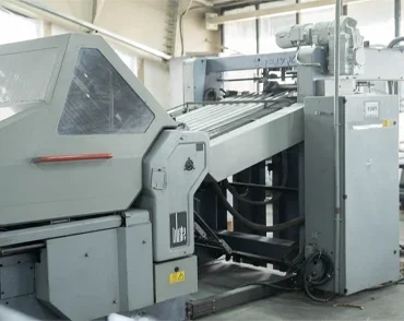 Industrial folding machine used in printing and packaging production line